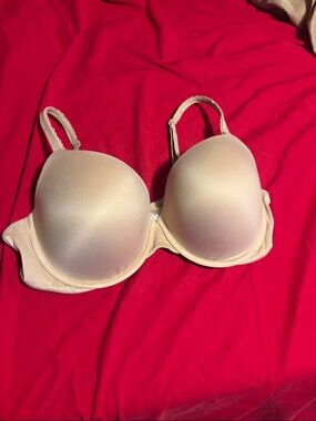 Victoria's Secret Smooth Nude T-Shirt Bra